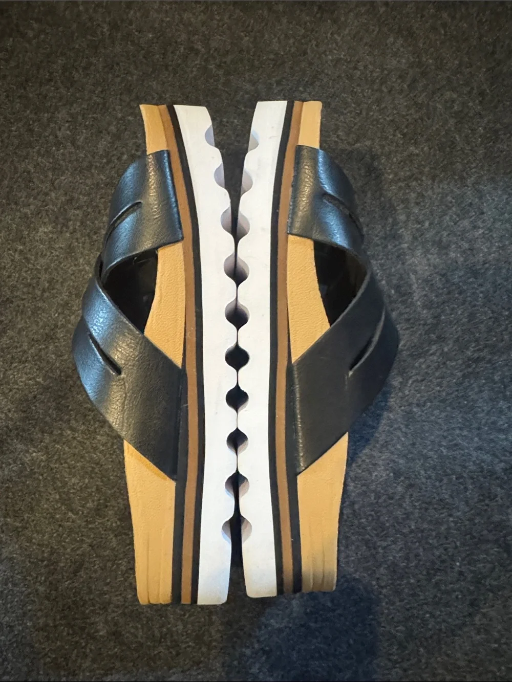REEF Kaia Criss-Cross slide sandals US size 7 women’s like new